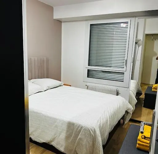 Cosy And Quiet T2 In Paris 19
